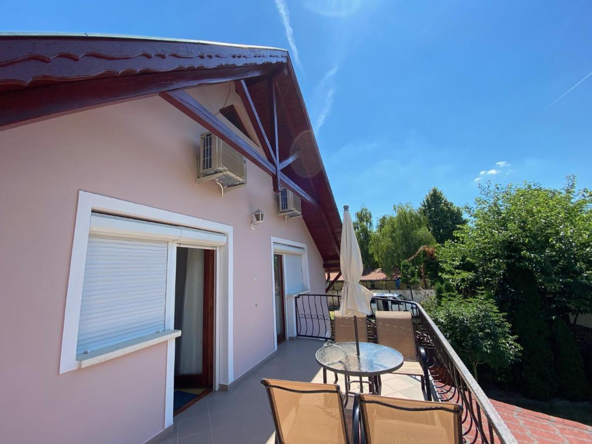 Do-Ti Apartmanház Balatonlelle Exterior foto