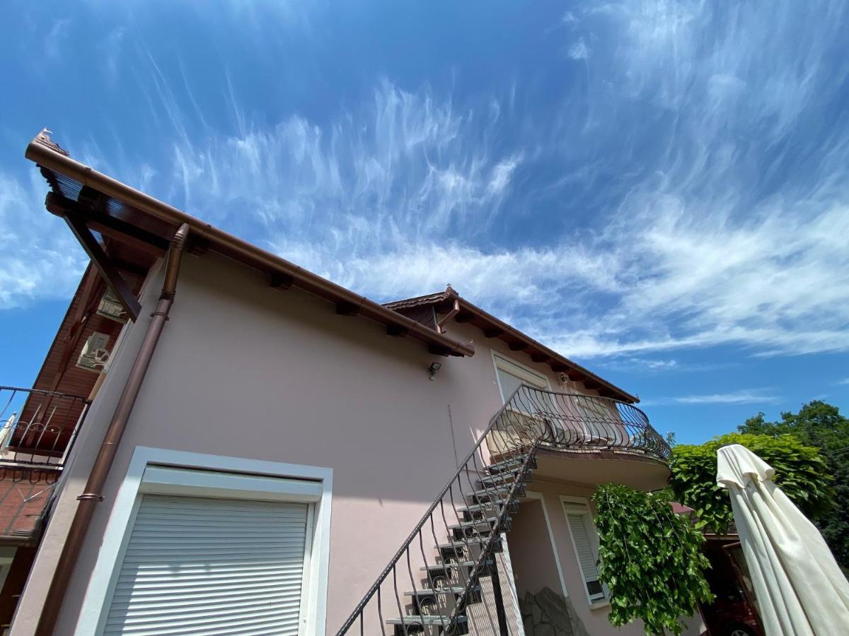 Do-Ti Apartmanház Balatonlelle Exterior foto