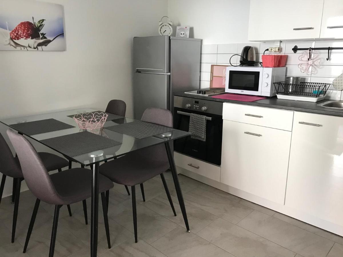 Do-Ti Apartmanház Balatonlelle Exterior foto