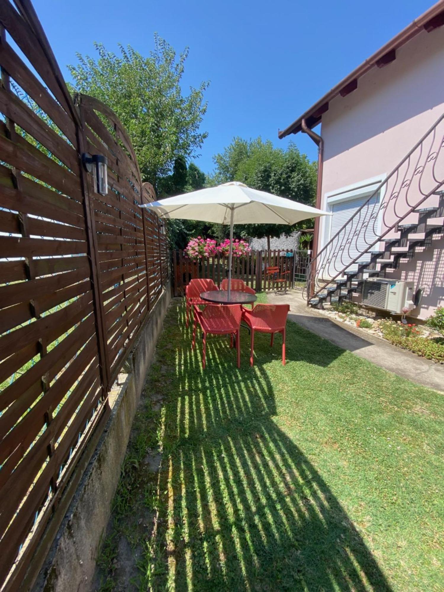 Do-Ti Apartmanház Balatonlelle Exterior foto